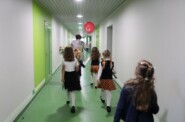 Украинские дети в латышской школе