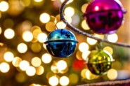 Волшебные лампочки: как украсить дом к Рождеству