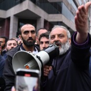 Протесты в Армении: архиепископ против Пашиняна