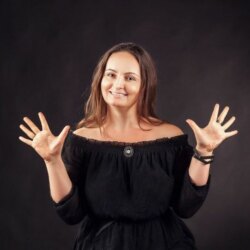 #20 Дария Бикбаева: как заполучить VIP-клиентов, если ты «простая девочка из Татартстана»