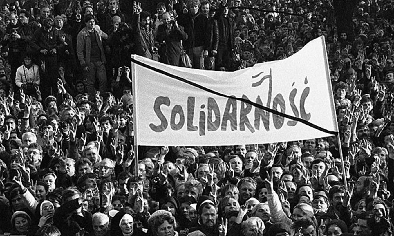 Первые организации профсоюзов. Солидарность Польша 1989. Профсоюз солидарность в Польше 1980. Профсоюз солидарность в Польше. Движение солидарность Польша 1989.