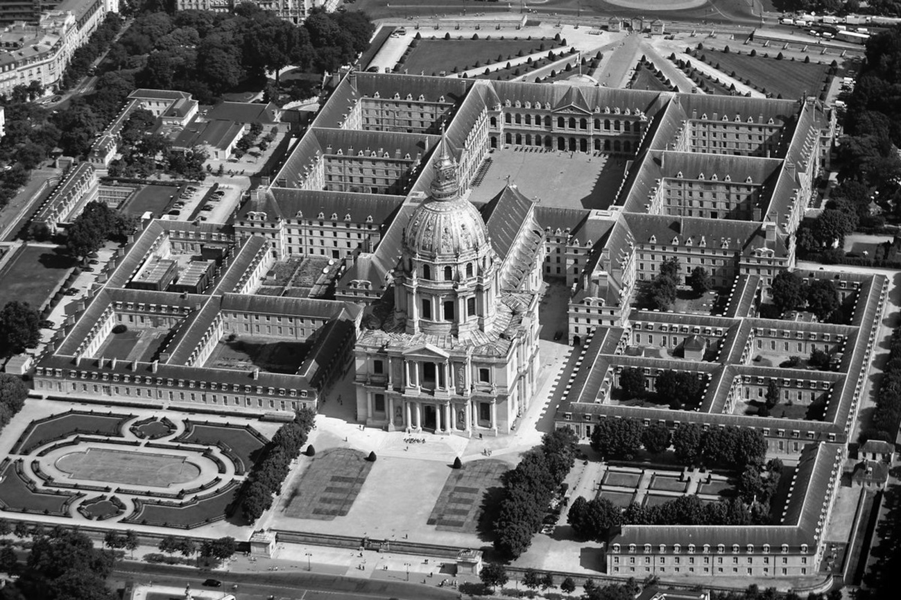 Дом инвалидов. Les invalides Париж. Собор инвалидов в Париже. Жюль мансар собор инвалидов в Париже. Собор дома инвалидов в Париже.